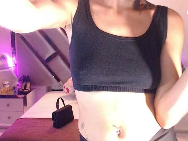 Explore our live girls sluts from our Custom and Multi clubs and checkout exclusive access to highly interactive content, such as shape, hair, titties, pussy type and many more.