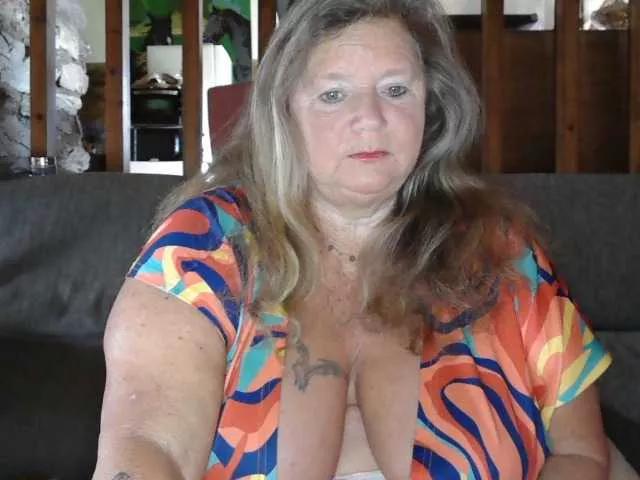Explore our live girls sluts from our Custom and Multi clubs and checkout exclusive access to highly interactive content, such as shape, hair, titties, pussy type and many more.