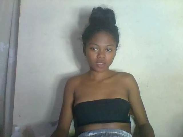 Laluna2 from BongaCams