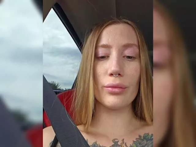 lana-lana03 from BongaCams