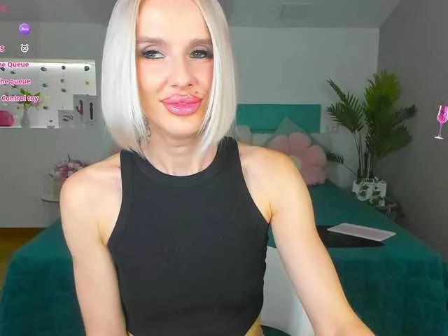 Explore our live girls sluts from our Custom and Multi clubs and checkout exclusive access to highly interactive content, such as shape, hair, titties, pussy type and many more.