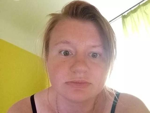 Leenakene from BongaCams