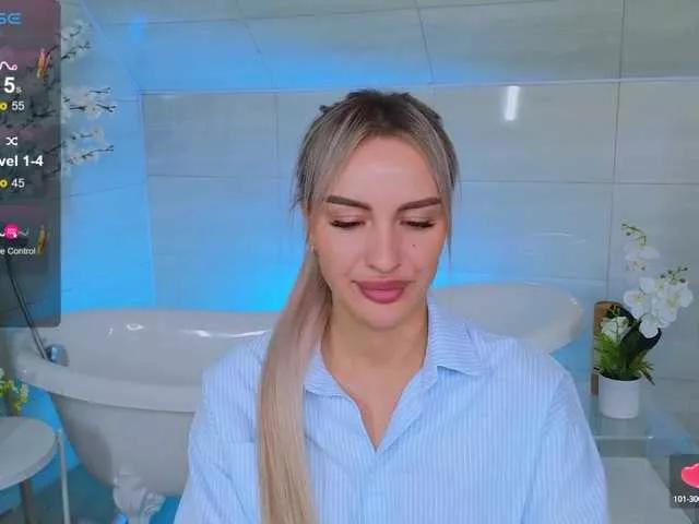LeilaFlower from BongaCams