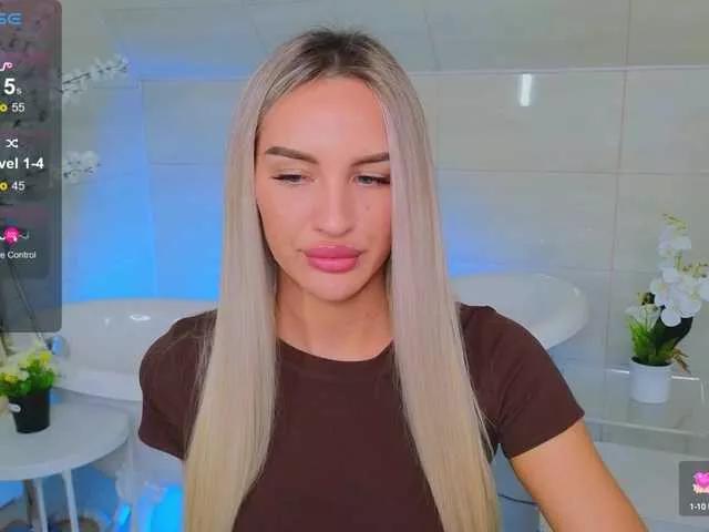 LeilaFlower from BongaCams