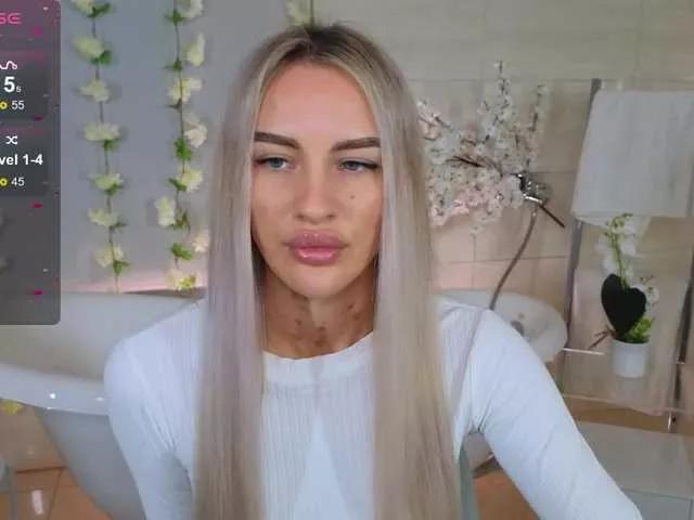 LeilaFlower from BongaCams