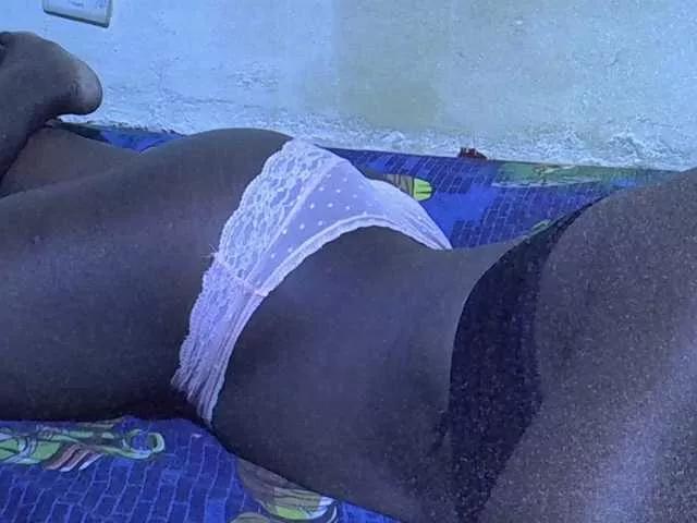 Leslie-villa from BongaCams
