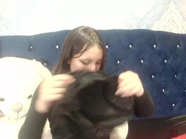 LeslyFoxx from BongaCams