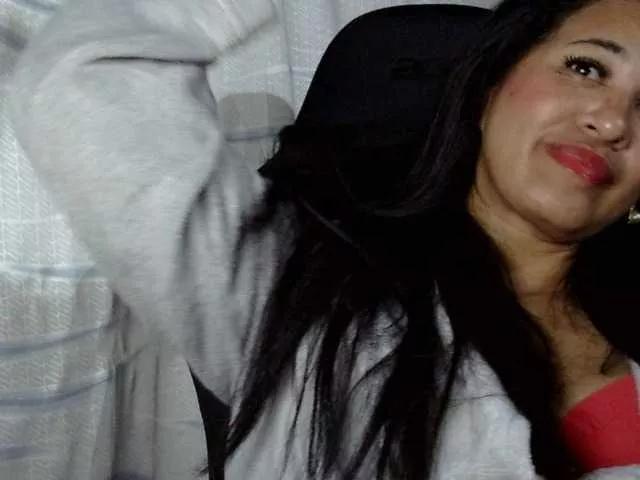 Letty33 webcams show profile image 
