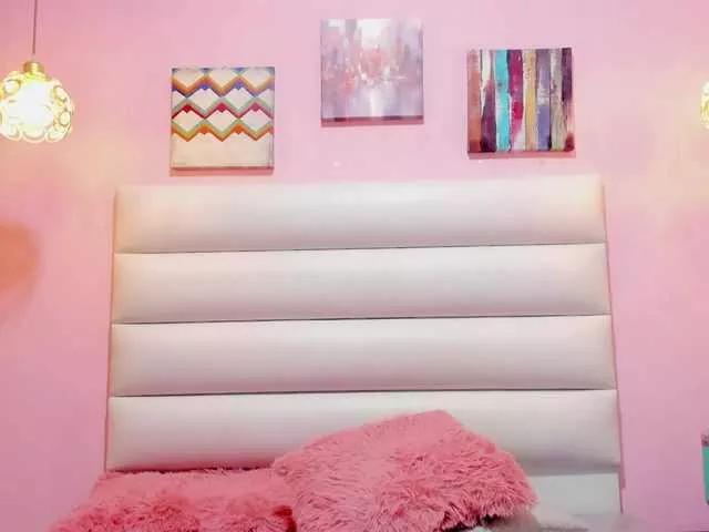 Leylaa1 from BongaCams