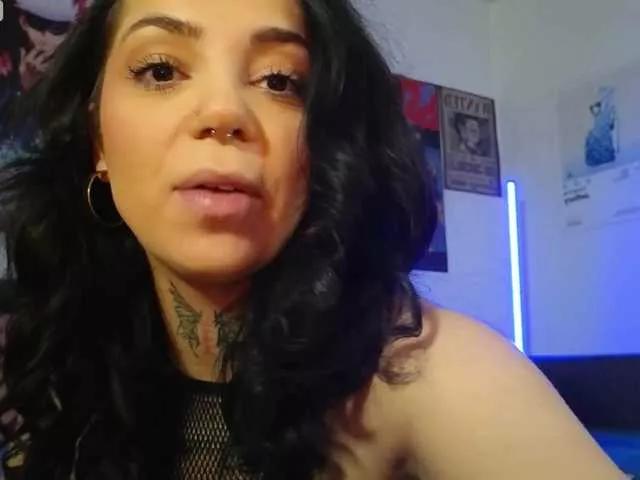 Explore our live girls sluts from our Custom and Multi clubs and checkout exclusive access to highly interactive content, such as shape, hair, titties, pussy type and many more.