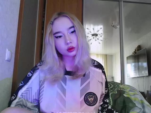 Explore our live girls sluts from our Custom and Multi clubs and checkout exclusive access to highly interactive content, such as shape, hair, titties, pussy type and many more.