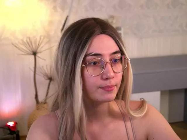 lili-meow from BongaCams