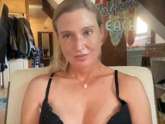 Liliblue1 from BongaCams is Freechat