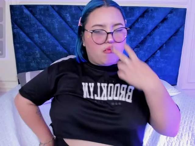 Explore our live girls sluts from our Custom and Multi clubs and checkout exclusive access to highly interactive content, such as shape, hair, titties, pussy type and many more.