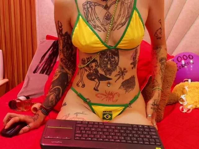 Explore our live girls sluts from our Custom and Multi clubs and checkout exclusive access to highly interactive content, such as shape, hair, titties, pussy type and many more.