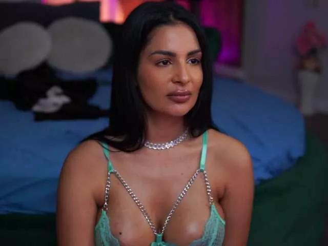LiloMahe from BongaCams