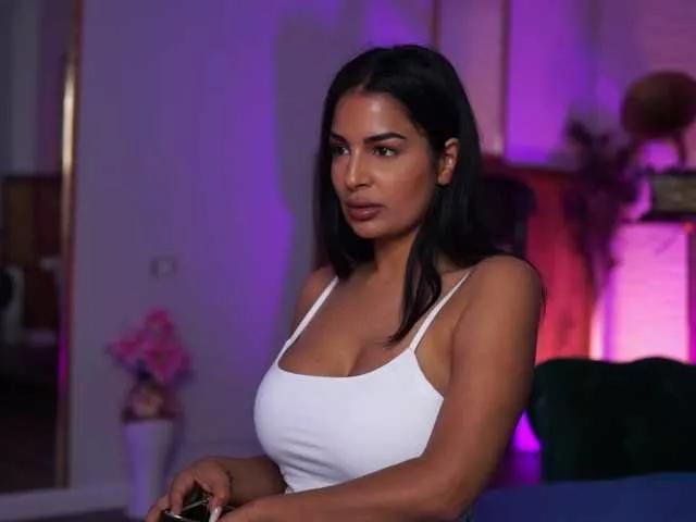 LiloMahe from BongaCams