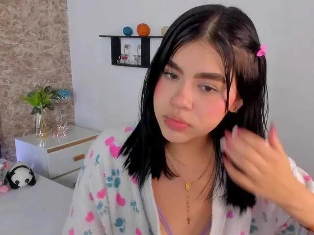 Lily-Woodz from BongaCams