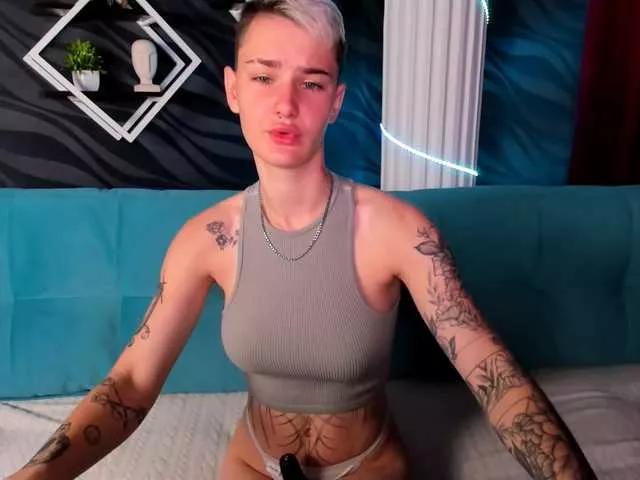 Explore our live girls sluts from our Custom and Multi clubs and checkout exclusive access to highly interactive content, such as shape, hair, titties, pussy type and many more.