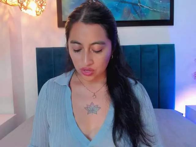 Explore our live girls sluts from our Custom and Multi clubs and checkout exclusive access to highly interactive content, such as shape, hair, titties, pussy type and many more.