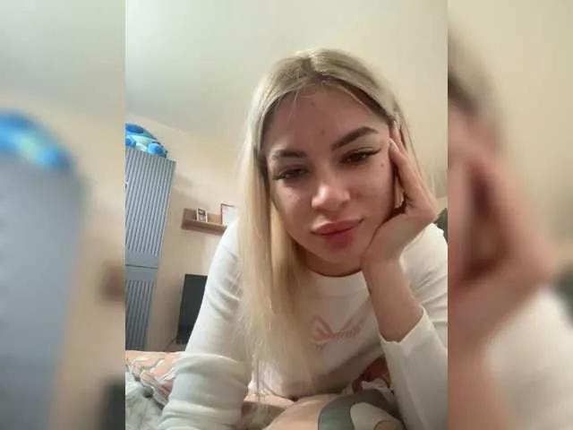littlbanny from BongaCams is Freechat