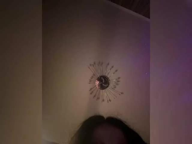 Little-BEE from BongaCams is Freechat