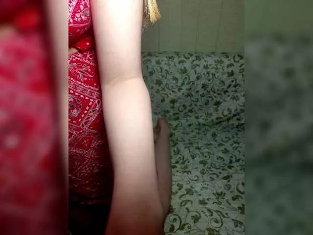 little-pussy3 from BongaCams