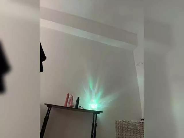 LittleDelora from BongaCams