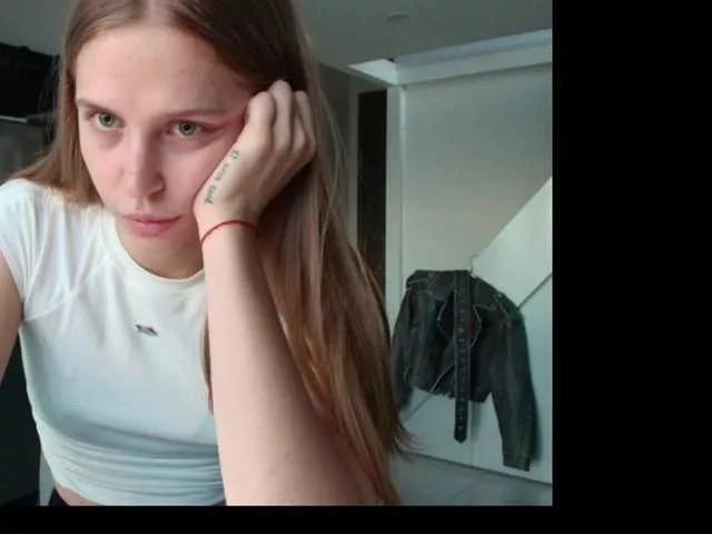 Explore our live girls sluts from our Custom and Multi clubs and checkout exclusive access to highly interactive content, such as shape, hair, titties, pussy type and many more.