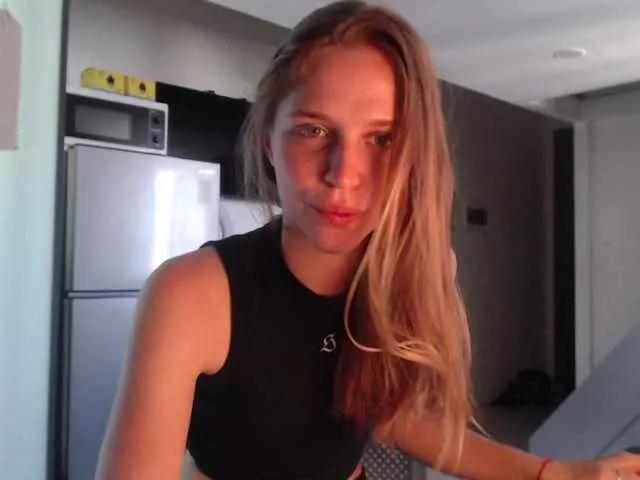 Explore our live girls sluts from our Custom and Multi clubs and checkout exclusive access to highly interactive content, such as shape, hair, titties, pussy type and many more.