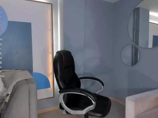 LizzHamilton from BongaCams