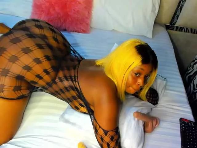 Lola-Monroe from BongaCams