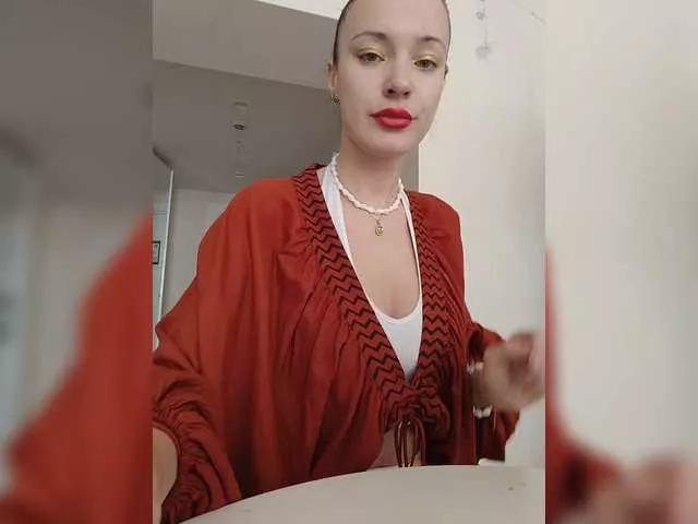 Lola3000 from BongaCams