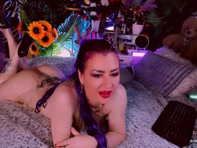 LolaHornyXXX from BongaCams