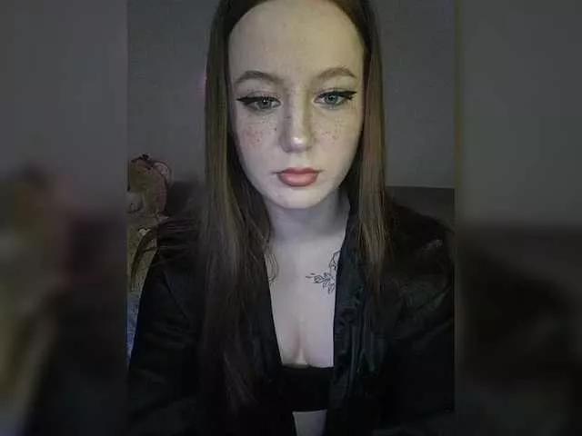 LolaMin from BongaCams