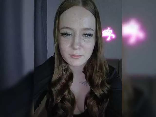 LolaMin from BongaCams