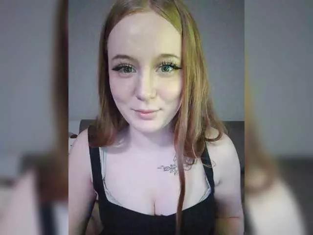 LolaMin from BongaCams
