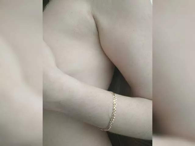 LolaTorr from BongaCams