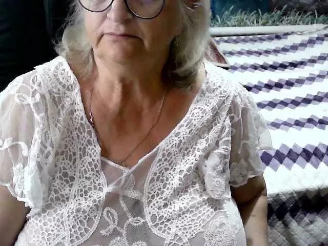 LolkaAlyss from BongaCams