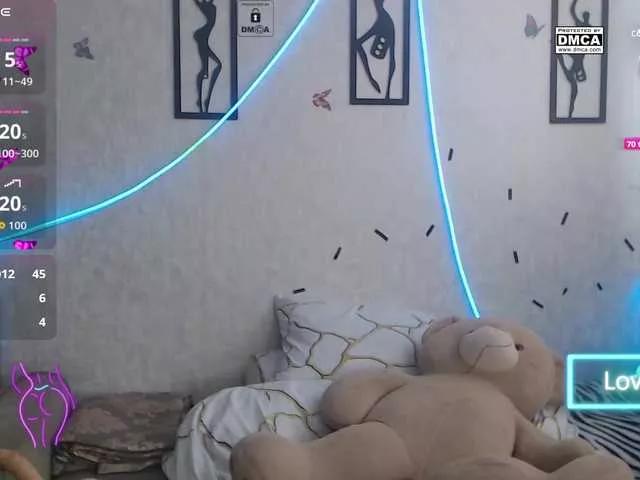 Explore our live girls sluts from our Custom and Multi clubs and checkout exclusive access to highly interactive content, such as shape, hair, titties, pussy type and many more.