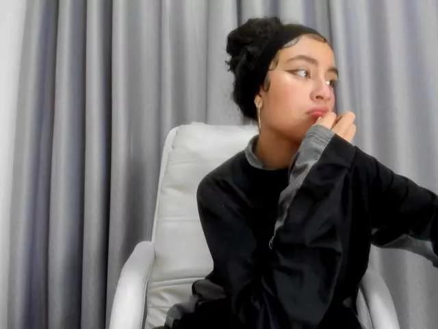 Explore our live girls sluts from our Custom and Multi clubs and checkout exclusive access to highly interactive content, such as shape, hair, titties, pussy type and many more.