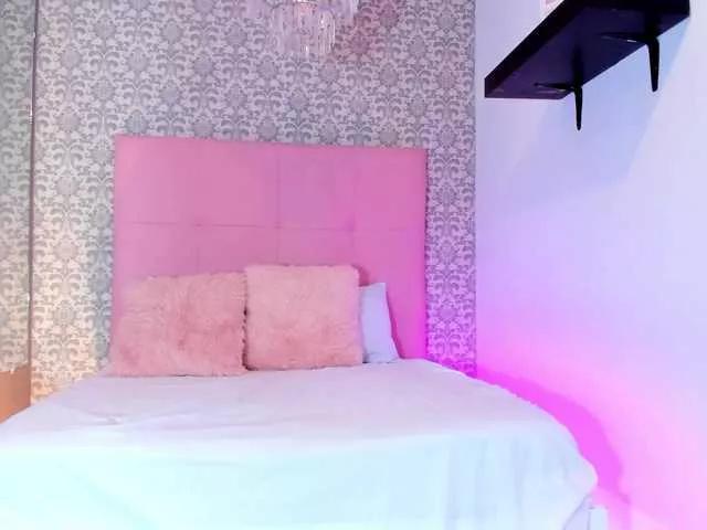 Maddy-Norton from BongaCams