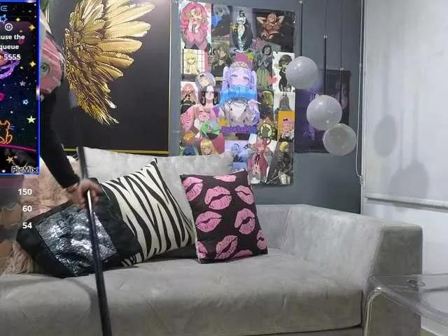 Explore our live girls sluts from our Custom and Multi clubs and checkout exclusive access to highly interactive content, such as shape, hair, titties, pussy type and many more.