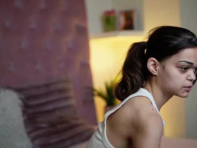MaiaMini from BongaCams