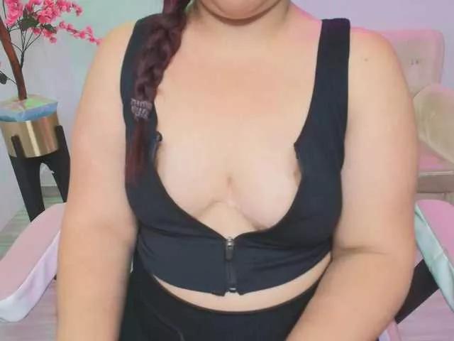 Explore our live girls sluts from our Custom and Multi clubs and checkout exclusive access to highly interactive content, such as shape, hair, titties, pussy type and many more.