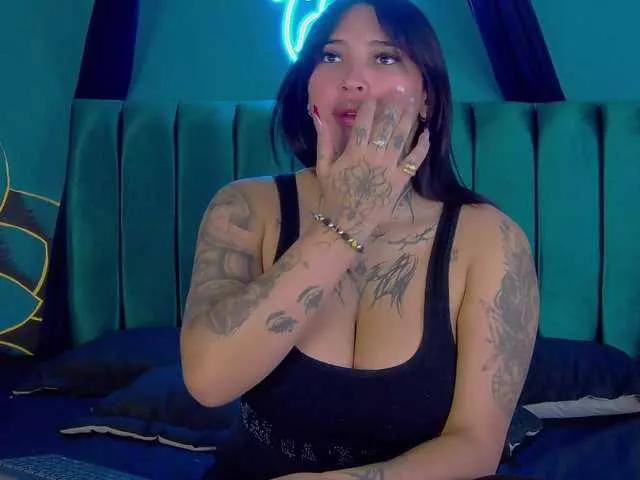 Explore our live girls sluts from our Custom and Multi clubs and checkout exclusive access to highly interactive content, such as shape, hair, titties, pussy type and many more.