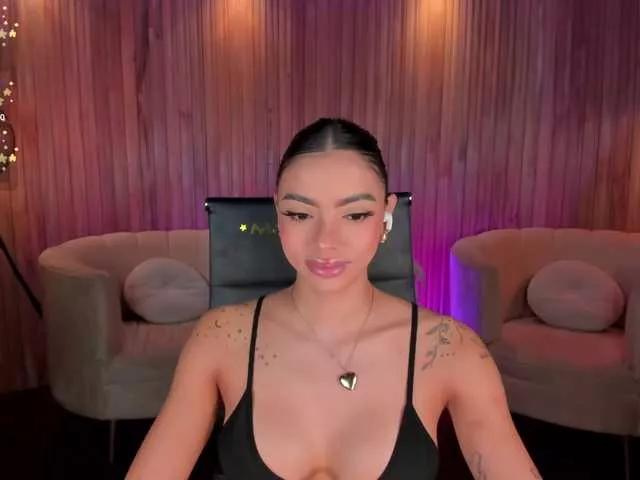 Explore our live girls sluts from our Custom and Multi clubs and checkout exclusive access to highly interactive content, such as shape, hair, titties, pussy type and many more.