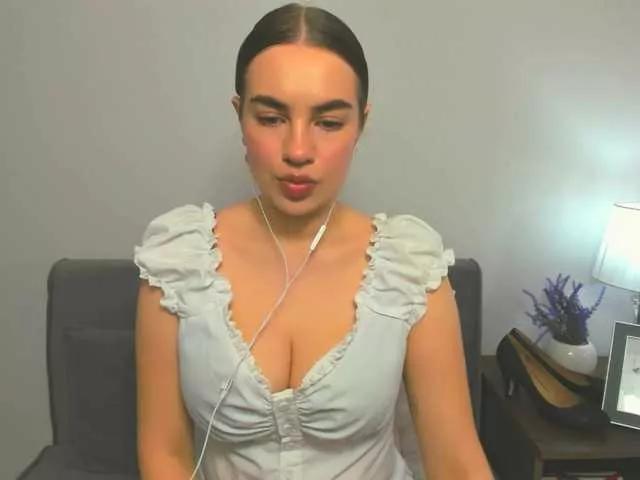 Explore our live girls sluts from our Custom and Multi clubs and checkout exclusive access to highly interactive content, such as shape, hair, titties, pussy type and many more.