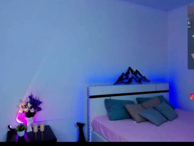 Explore our live girls sluts from our Custom and Multi clubs and checkout exclusive access to highly interactive content, such as shape, hair, titties, pussy type and many more.