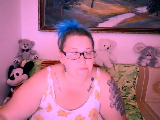 Marryaxx from BongaCams